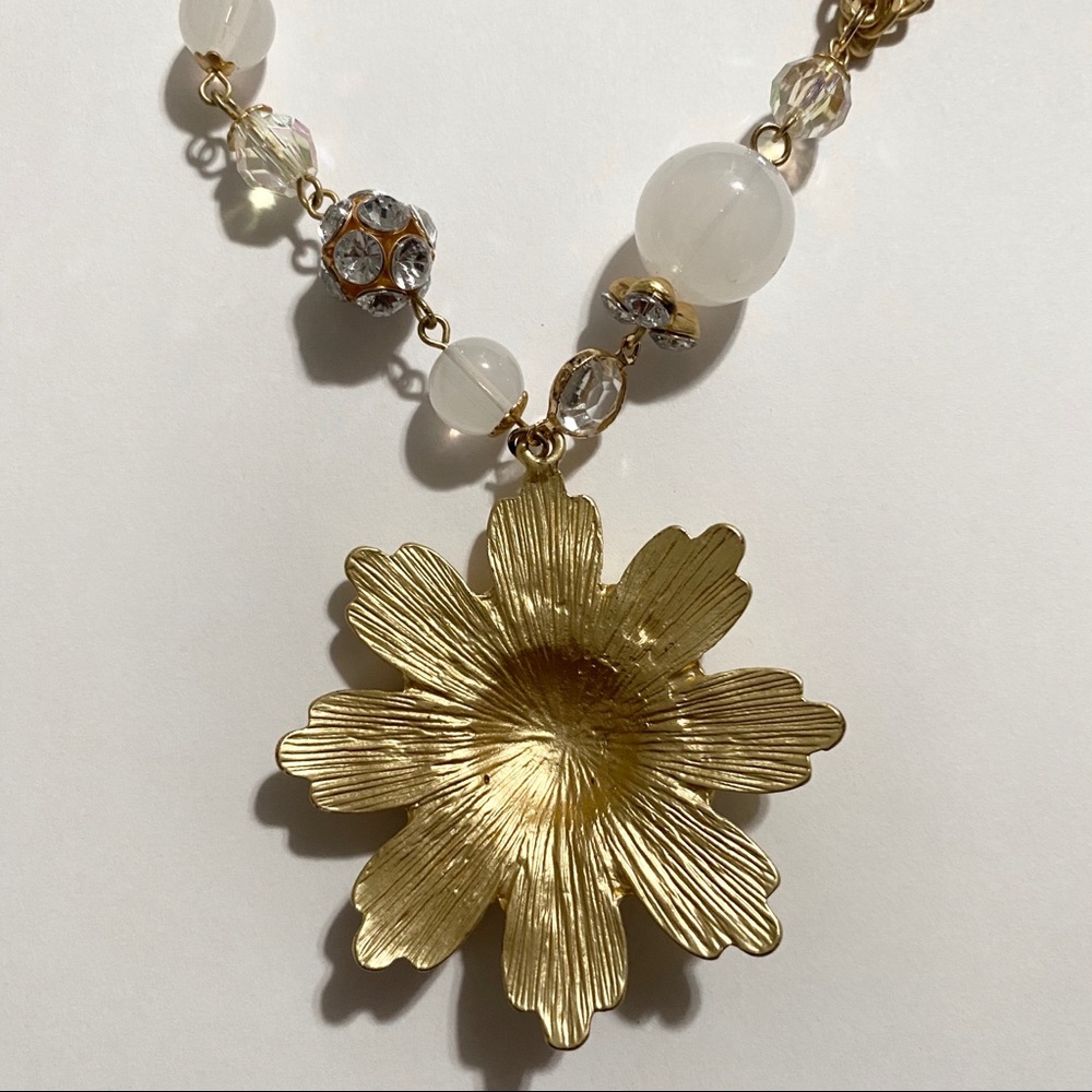 Flower Pendant Gold Chain Necklace - Picture 5 of 5